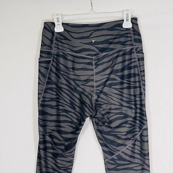 Old Navy Active Leggings Capri Length Womens XL Powersoft Pockets Gray - Picture 6 of 7